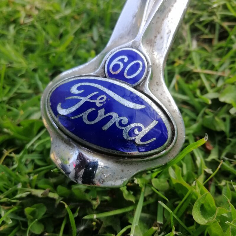 ford v8